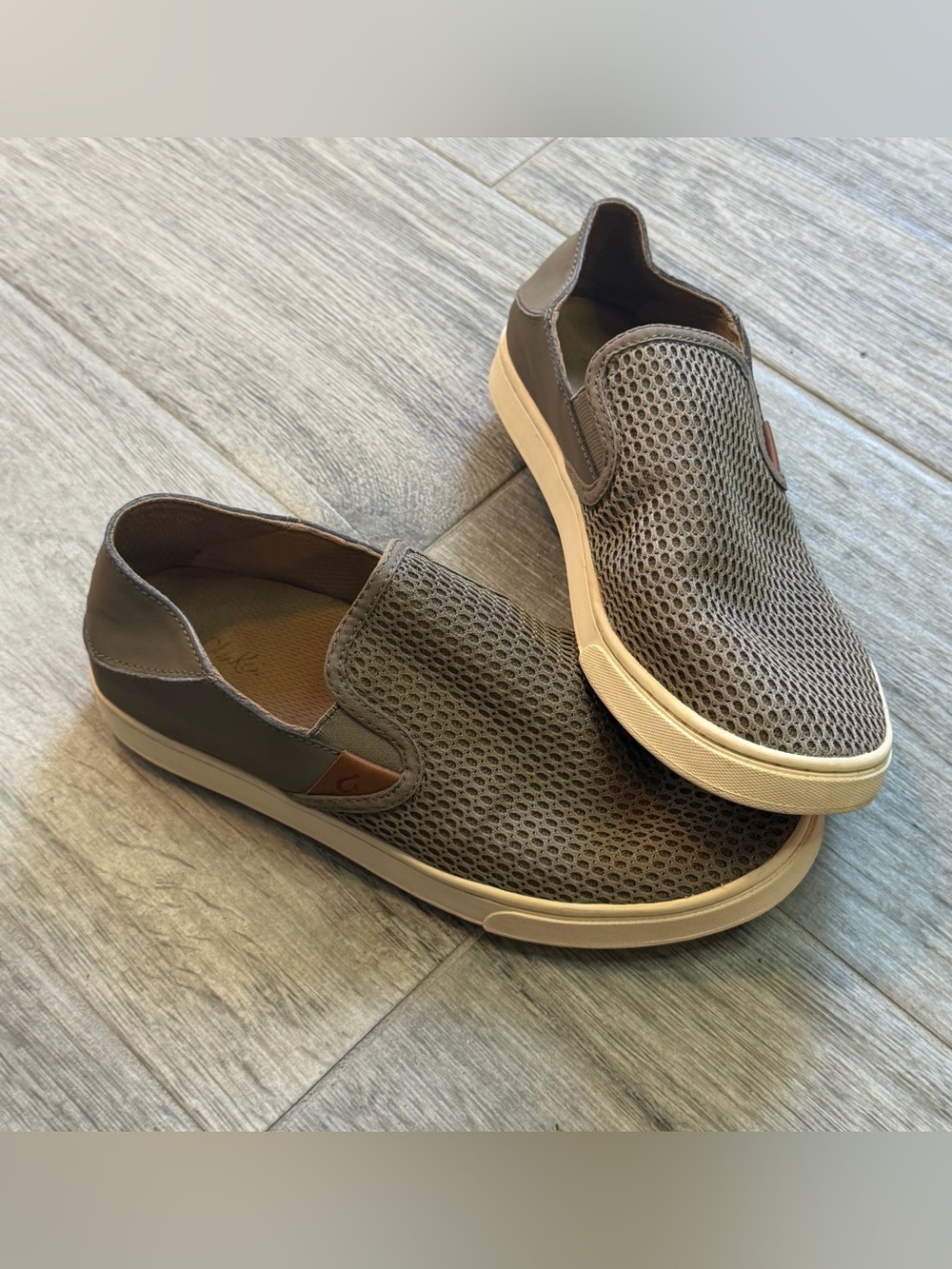 OluKai Pehuea Tan Mesh Slip On Shoes Women's Size 8 20271-1010 Coastal Beach